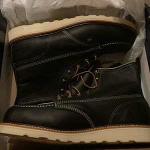 BRAND NEW!! Thorogood Men’s 6” Black Leather Moc Toe Work Boots